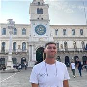 Dottore in lettere classiche in laurea trienalle impartisce lezioni latino (Grammatica e letteratura)